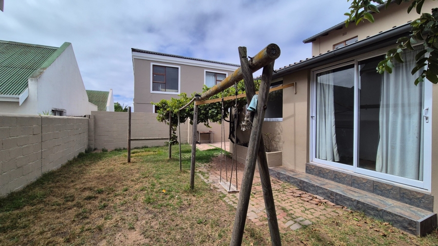 5 Bedroom Property for Sale in Country Club Western Cape